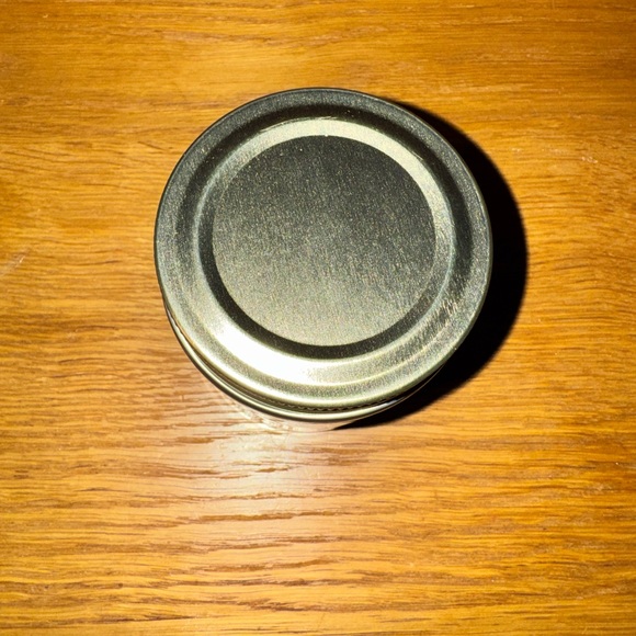 Black Cedar Crackling Wood Wick Candle - Picture 4 of 8